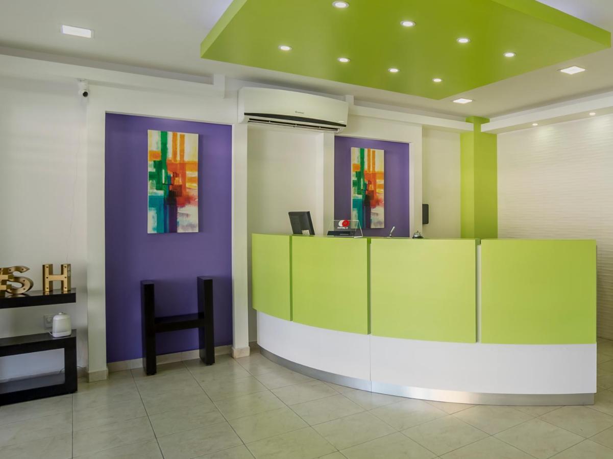 Smart Hotel Монтеррей Екстер'єр фото